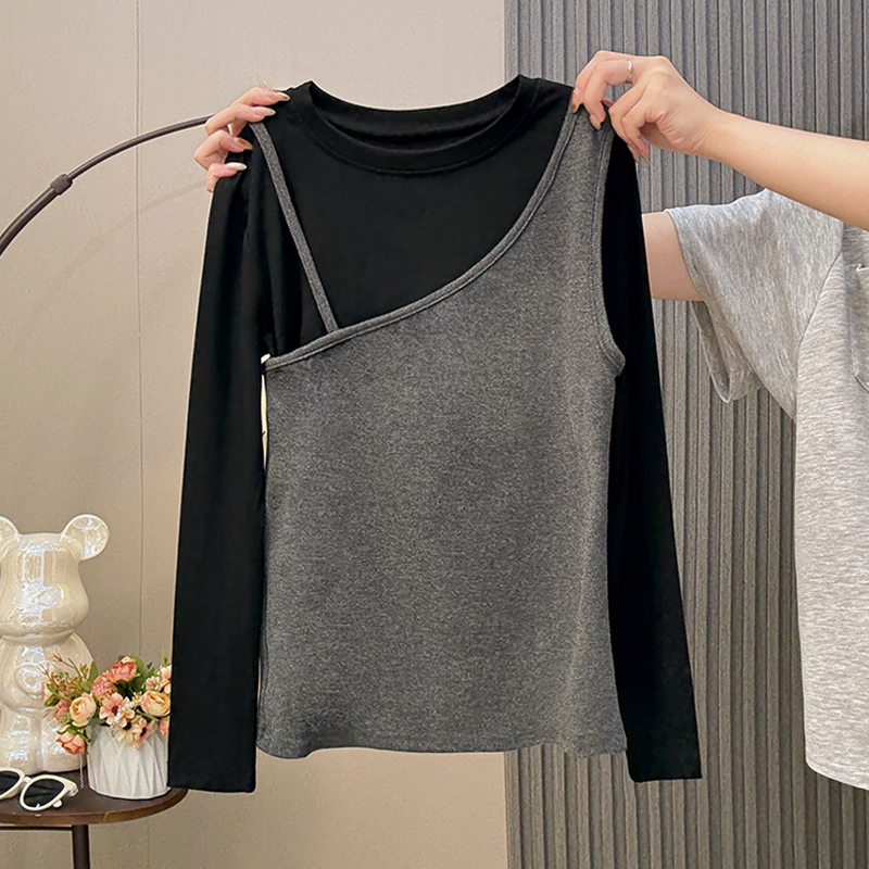 Pseudo-two tops inside the ride T-shirt for women