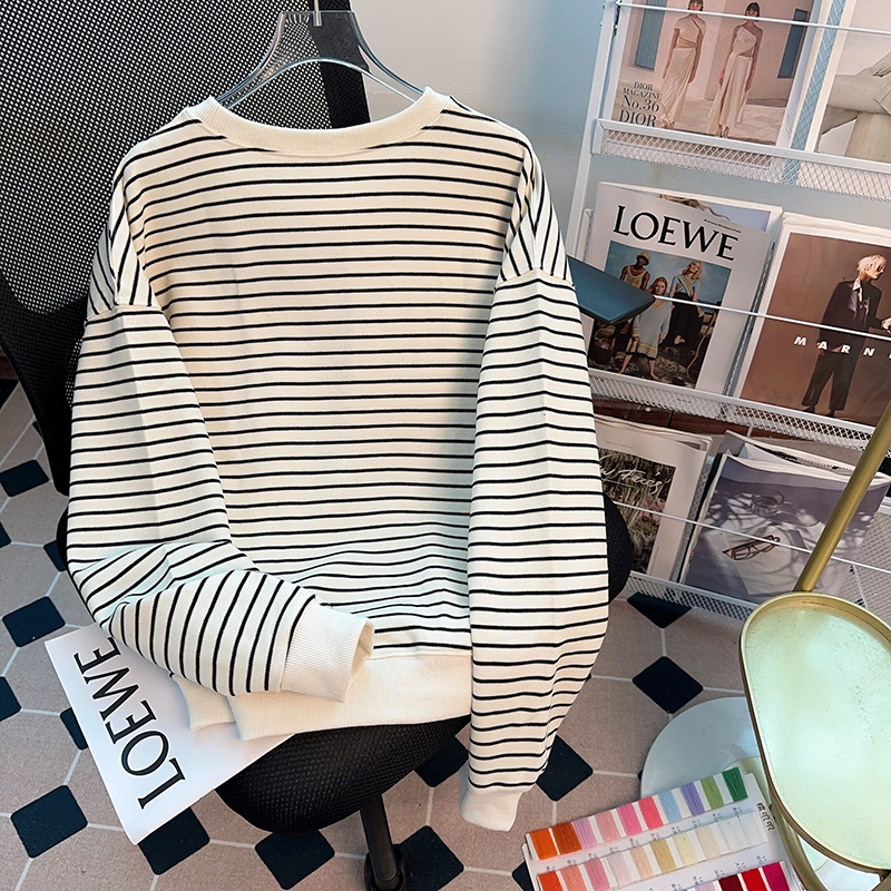 Complex hoodie round neck T-shirt for women