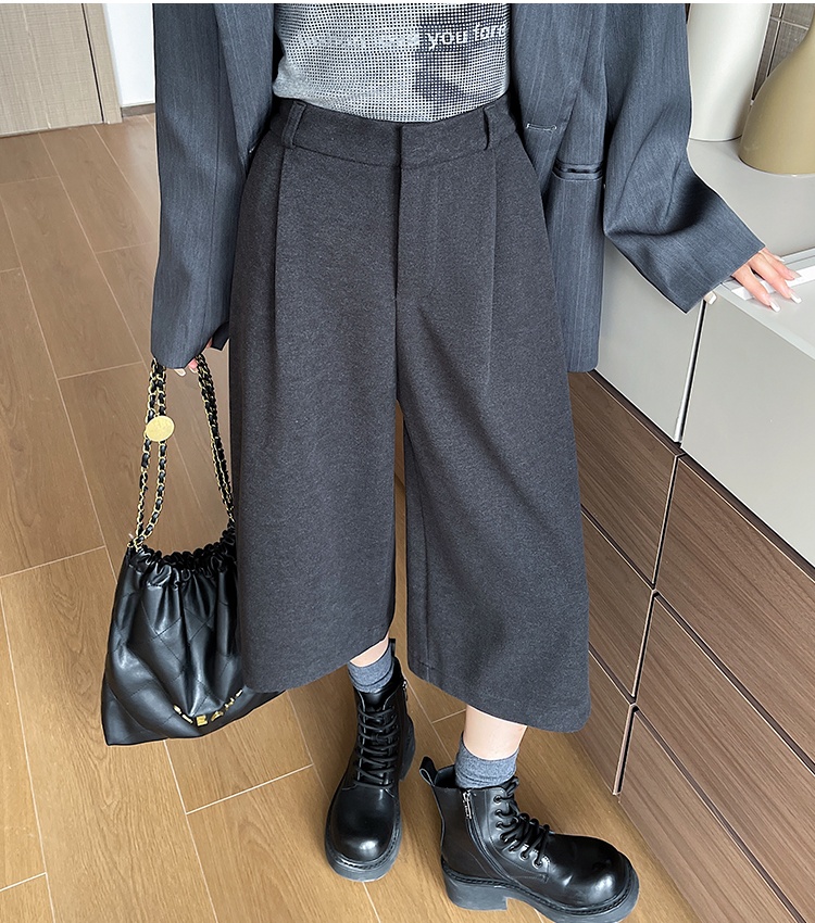 Wide leg cropped pants show young casual pants for women