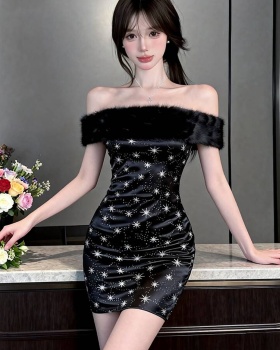 Package hip removable autumn and winter dress for women