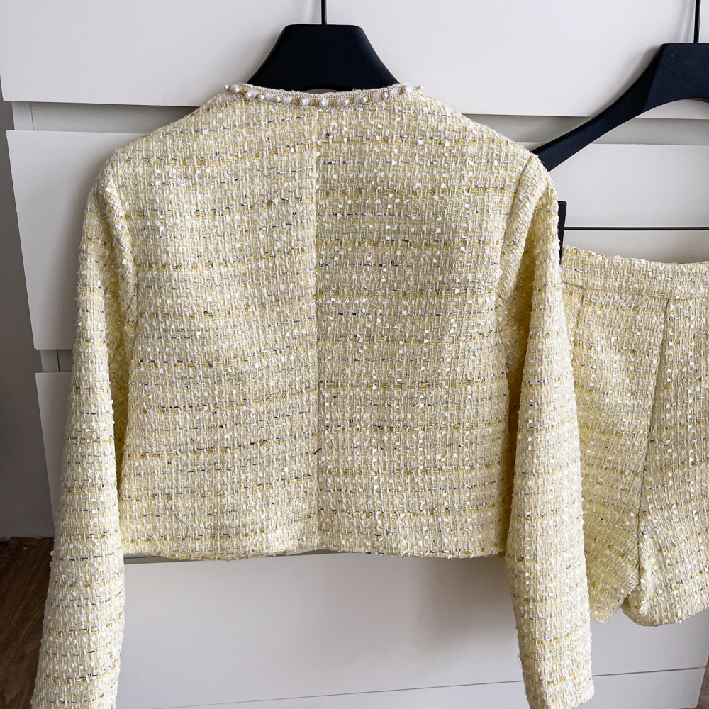 Beading shorts round neck woolen coat a set