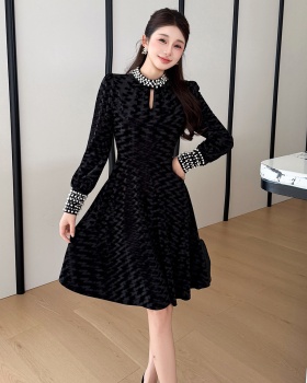 Temperament ladies Hepburn style short beading black dress