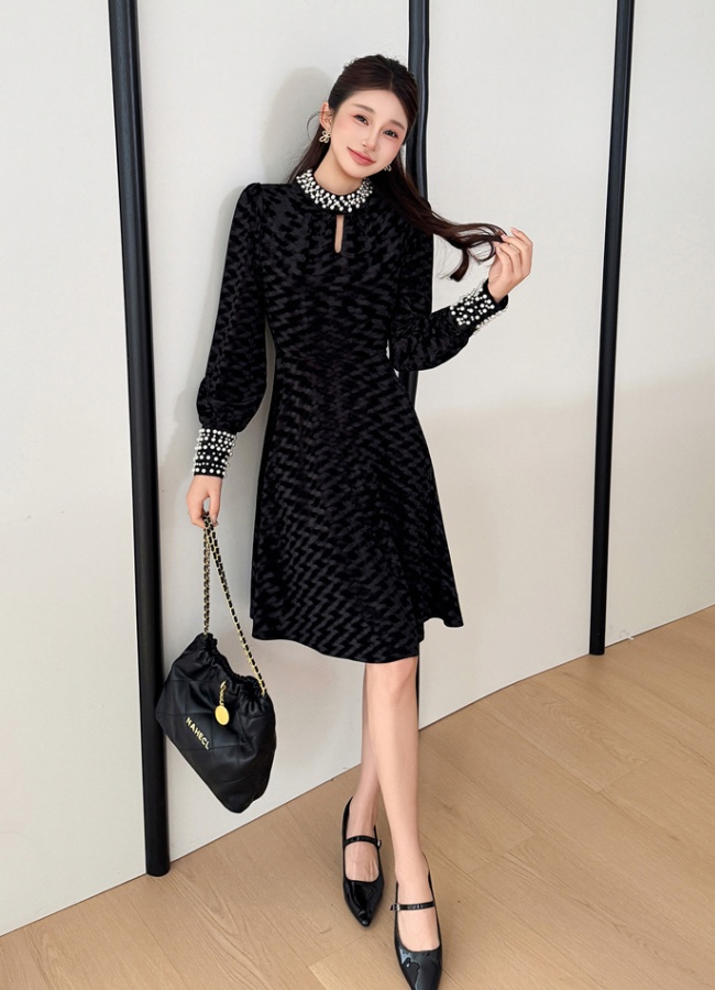 Temperament ladies Hepburn style short beading black dress