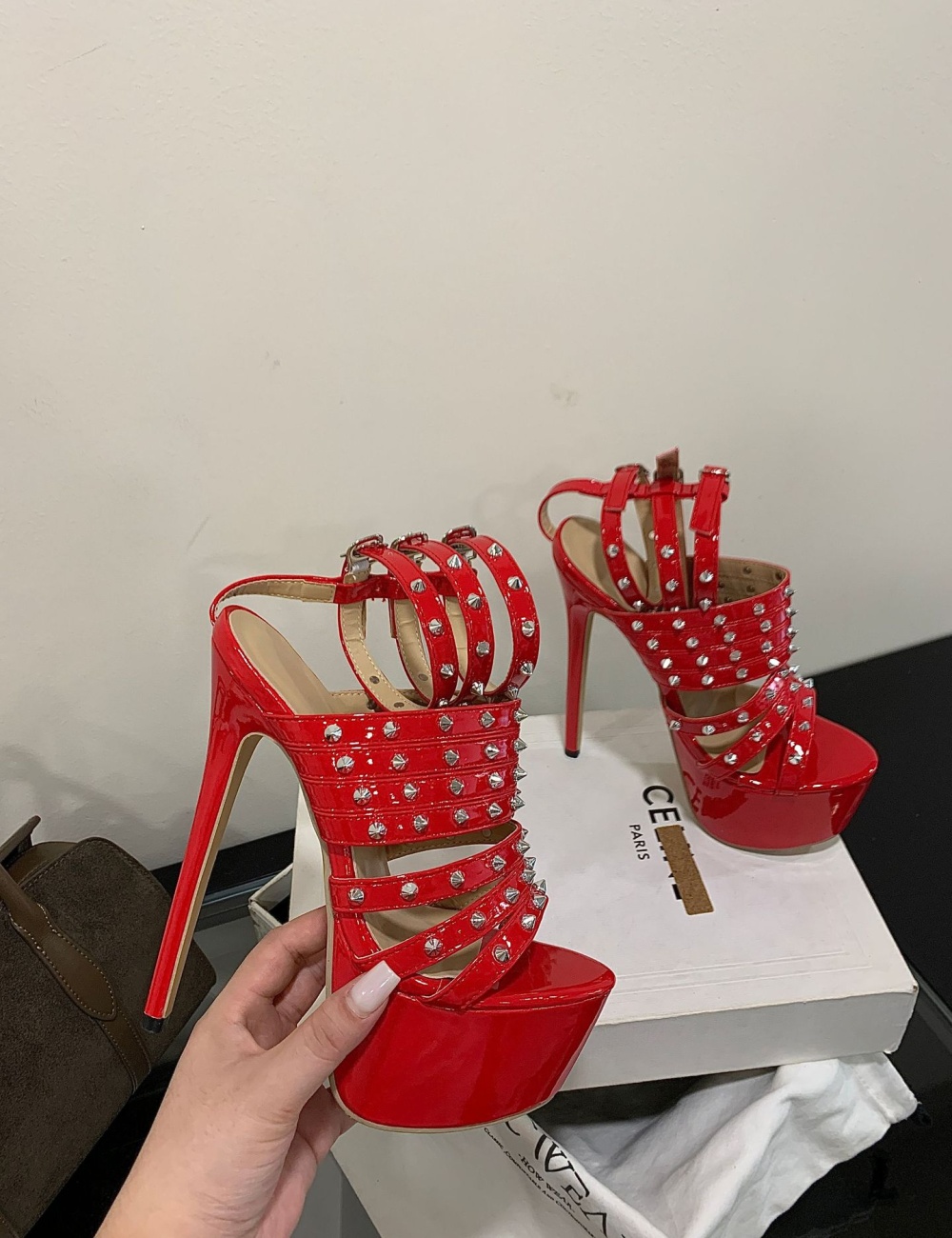 Rivet autumn platform fine-root red sandals for women