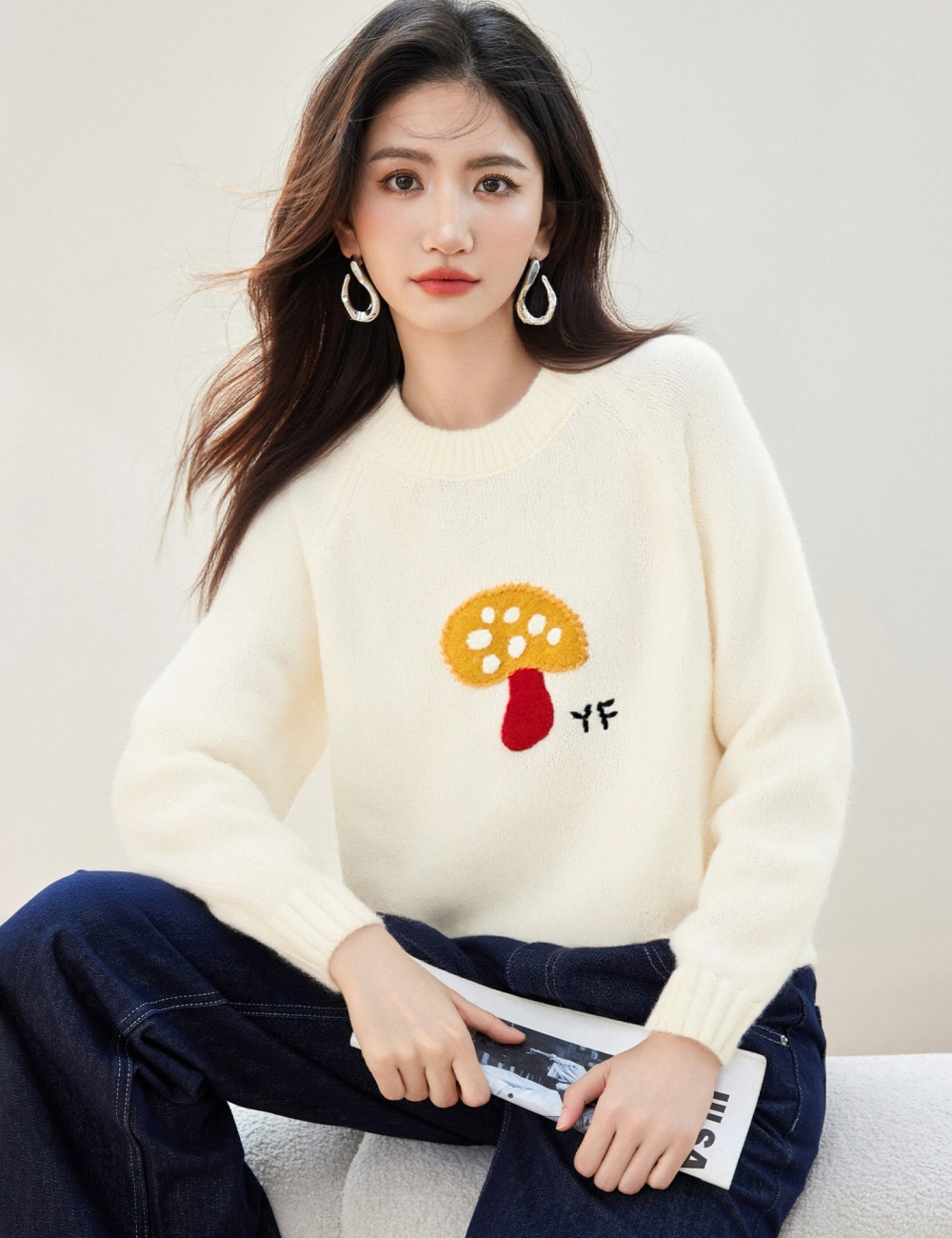 Round neck knitted show young sweater