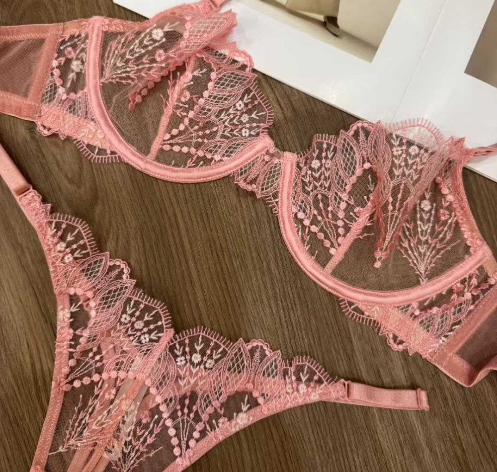 Small rims lace Bra gather France style underwear a set