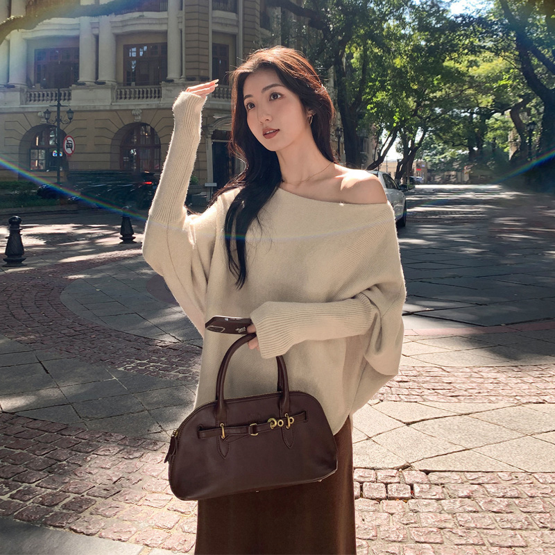 Flat shoulder bat sleeve pure tops thermal irregular sweater