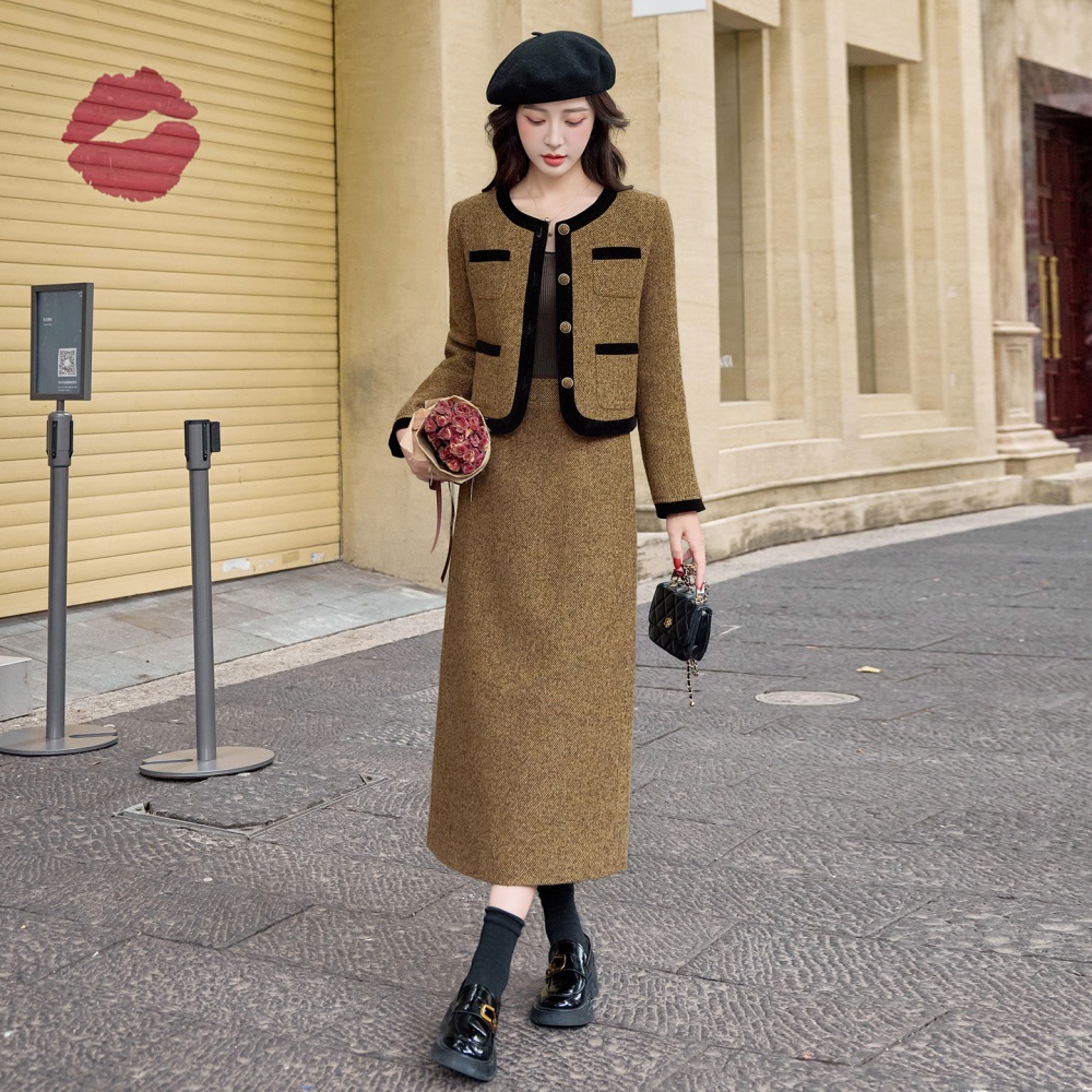 Chanelstyle duck down long skirt splice coat a set