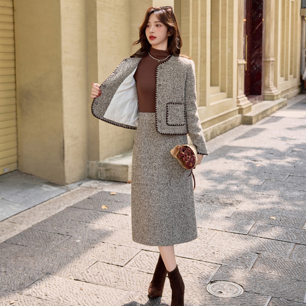 Duck down embroidery long skirt winter jacket a set