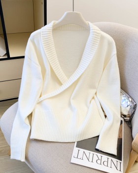 Tender V-neck sweater slim gray tops for women