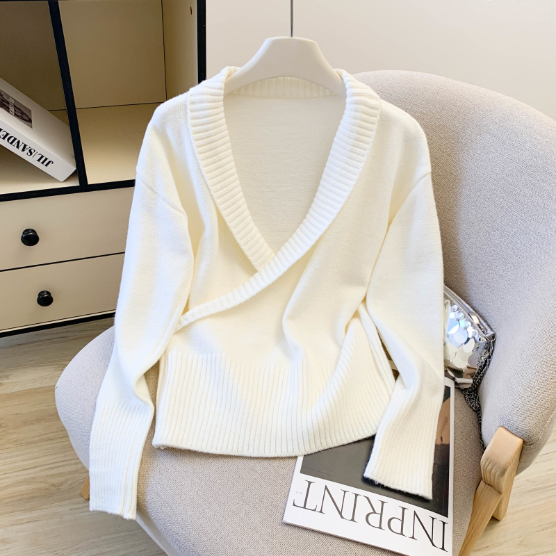 Tender V-neck sweater slim gray tops for women