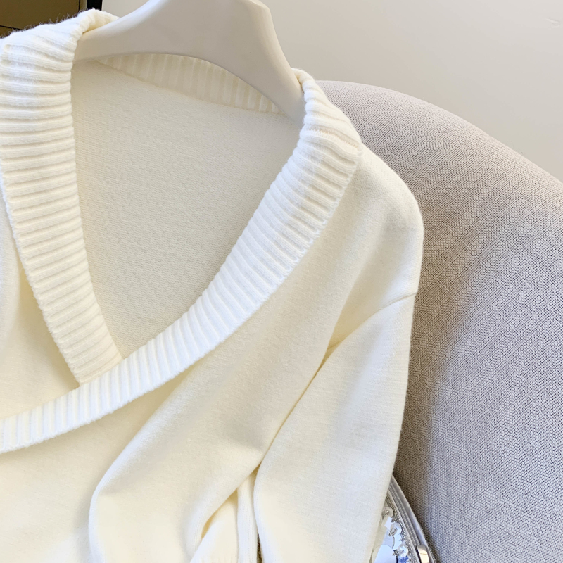 Tender V-neck sweater slim gray tops for women