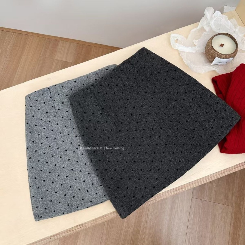 Autumn and winter retro short skirt high waist A-line skirt