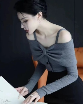 Lazy temperament strapless Korean style niche gray sweater
