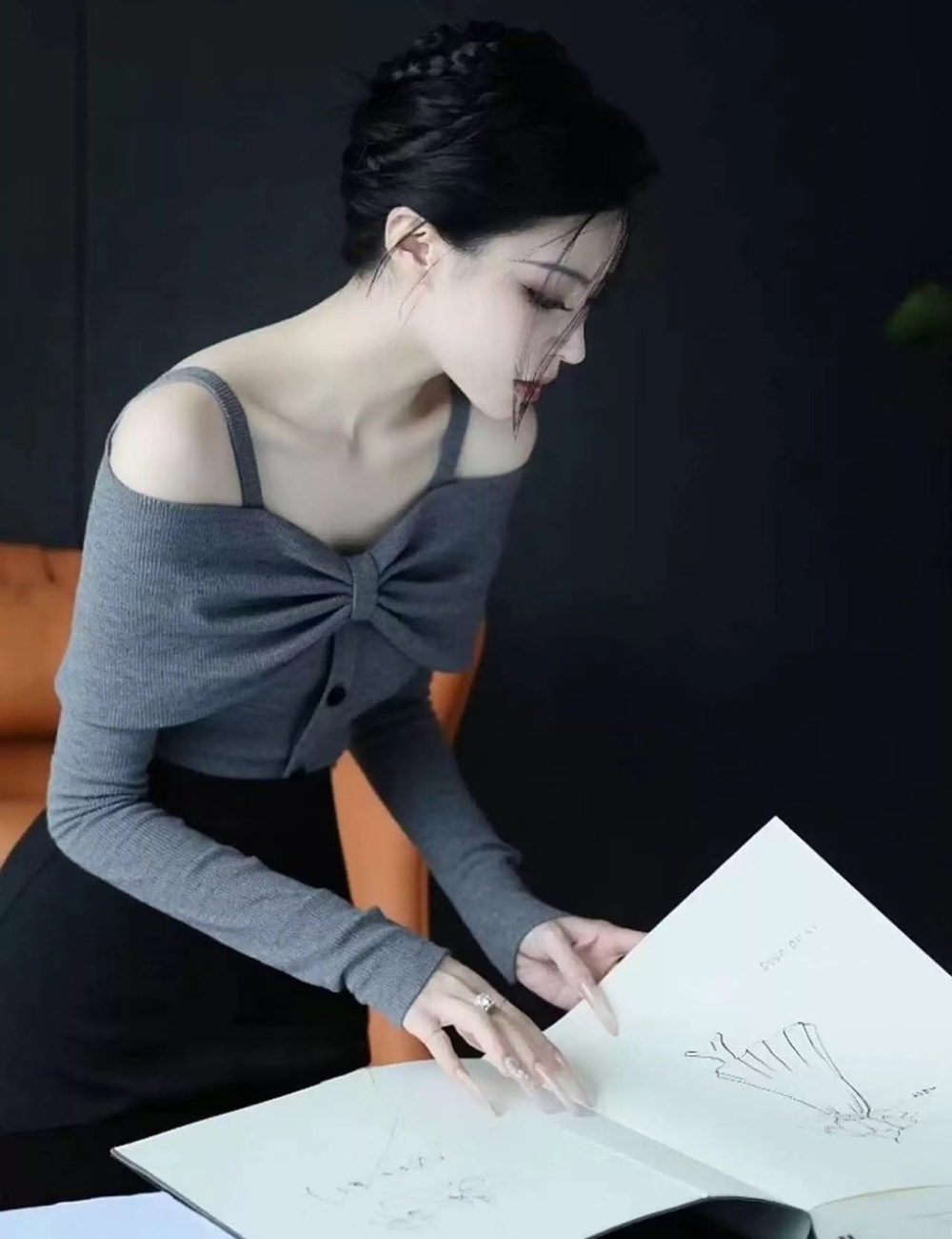 Lazy temperament strapless Korean style niche gray sweater