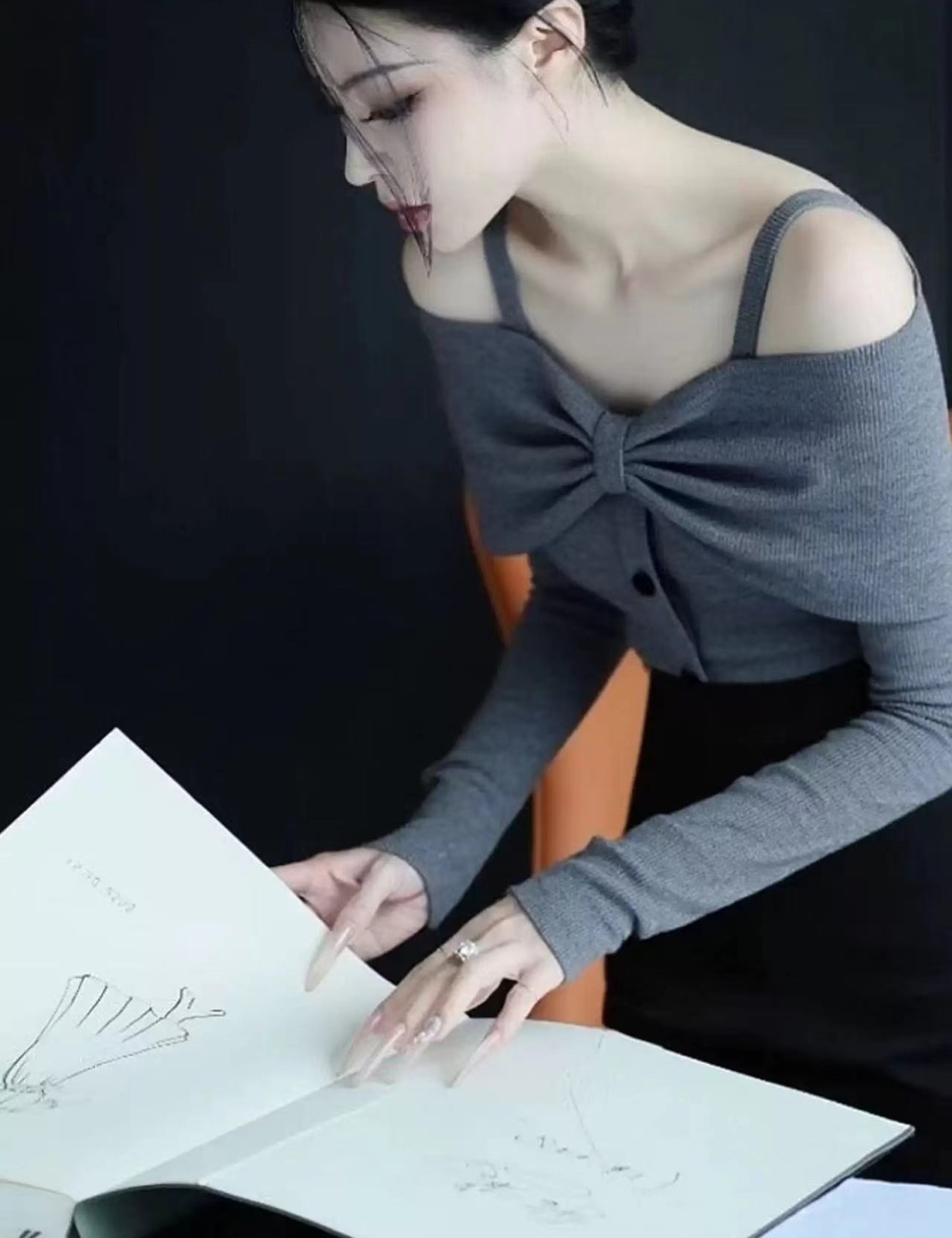 Lazy temperament strapless Korean style niche gray sweater