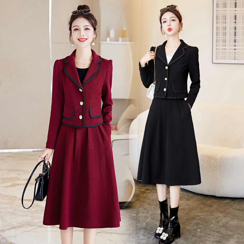 Elegant fashion tops chanelstyle skirt a set