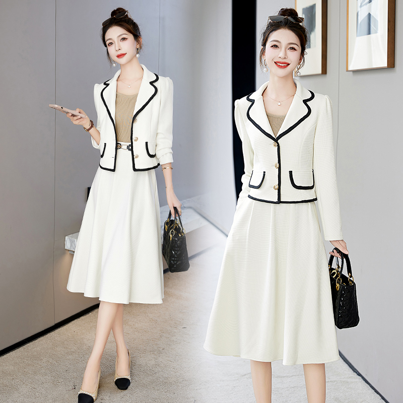 Elegant fashion tops chanelstyle skirt a set