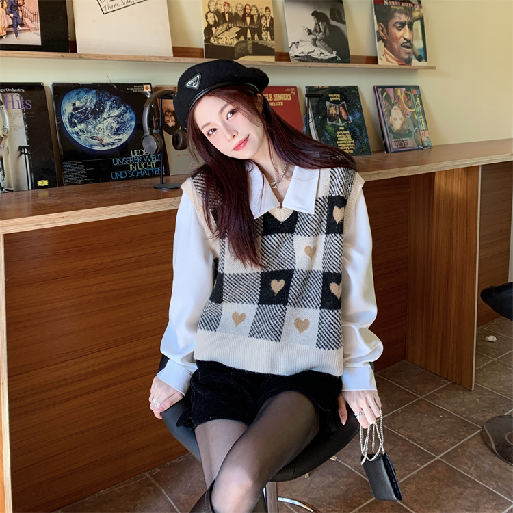 V-neck spring short waistcoat knitted plaid vest