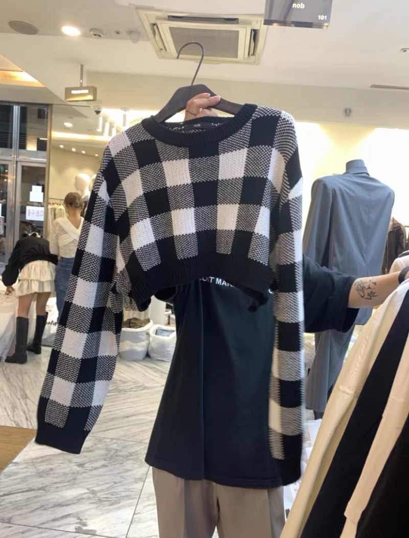 Round neck pullover mixed colors slim sweater for women