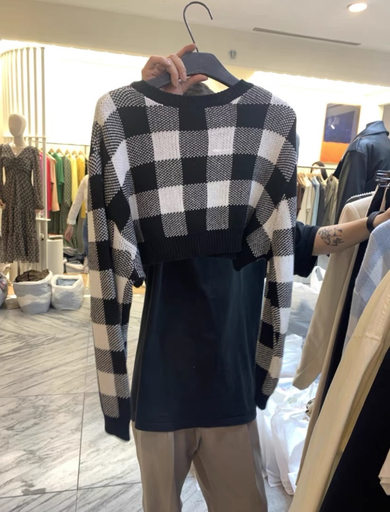 Round neck pullover mixed colors slim sweater for women