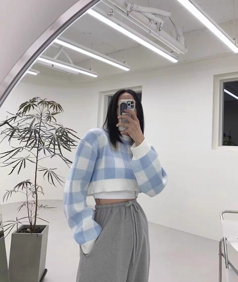 Round neck pullover mixed colors slim sweater for women