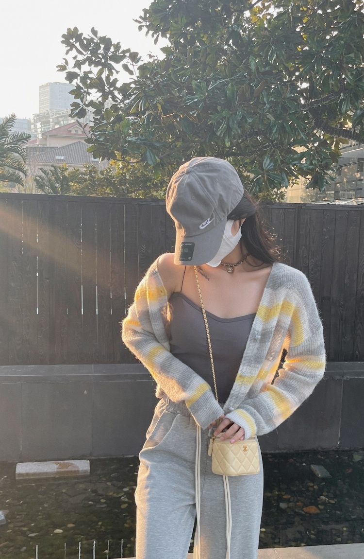 Loose sunscreen shirts short knitted tops for women