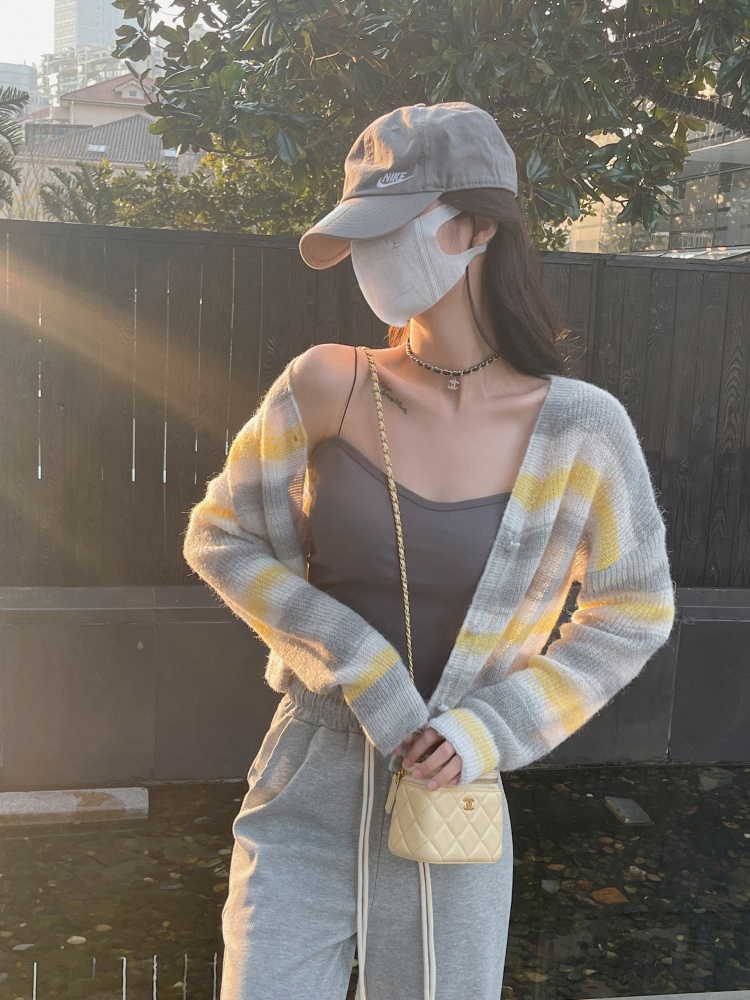 Loose sunscreen shirts short knitted tops for women