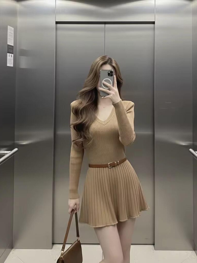 V-neck spicegirl slim belt short pleated retro dress for women