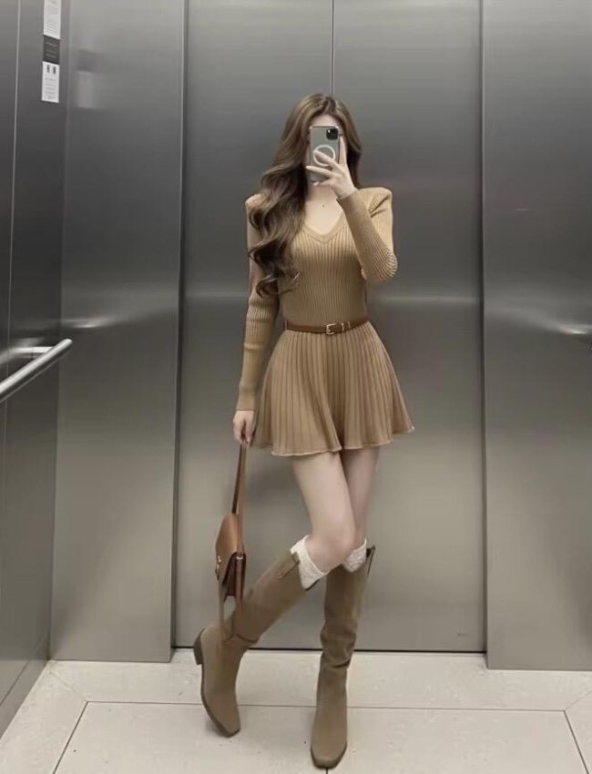 V-neck spicegirl slim belt short pleated retro dress for women