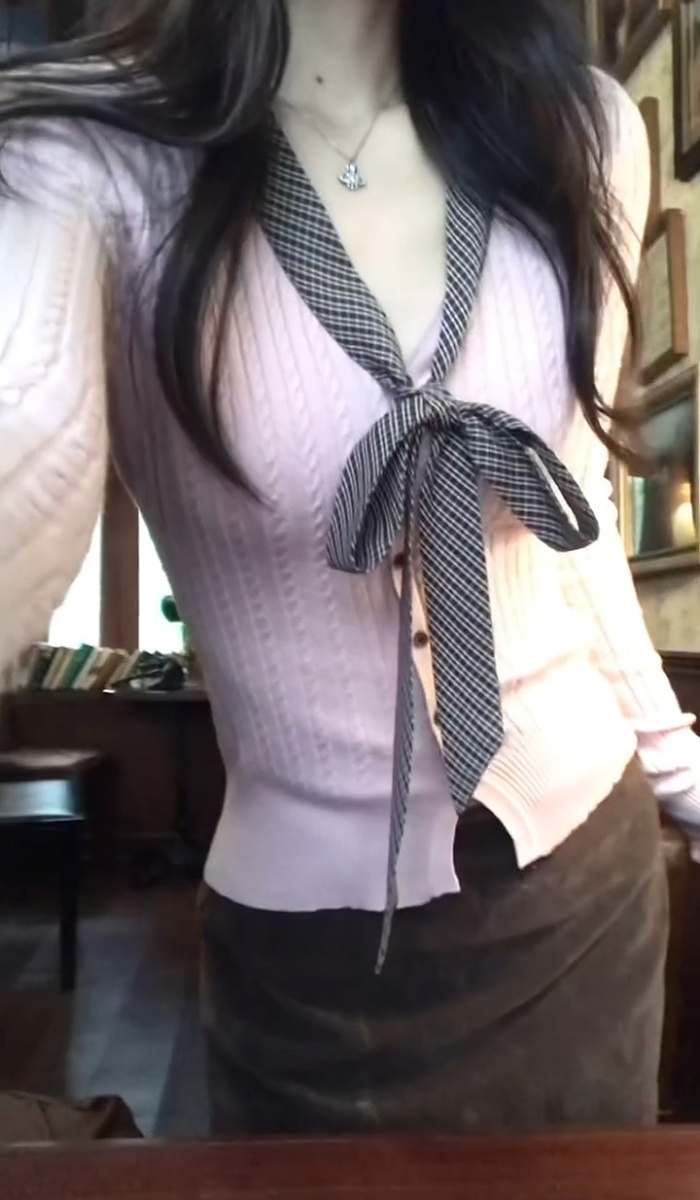 Autumn and winter short cardigan knitted unique tops