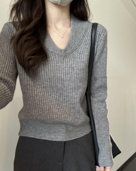 Bottoming apricot inside the ride sweater for women