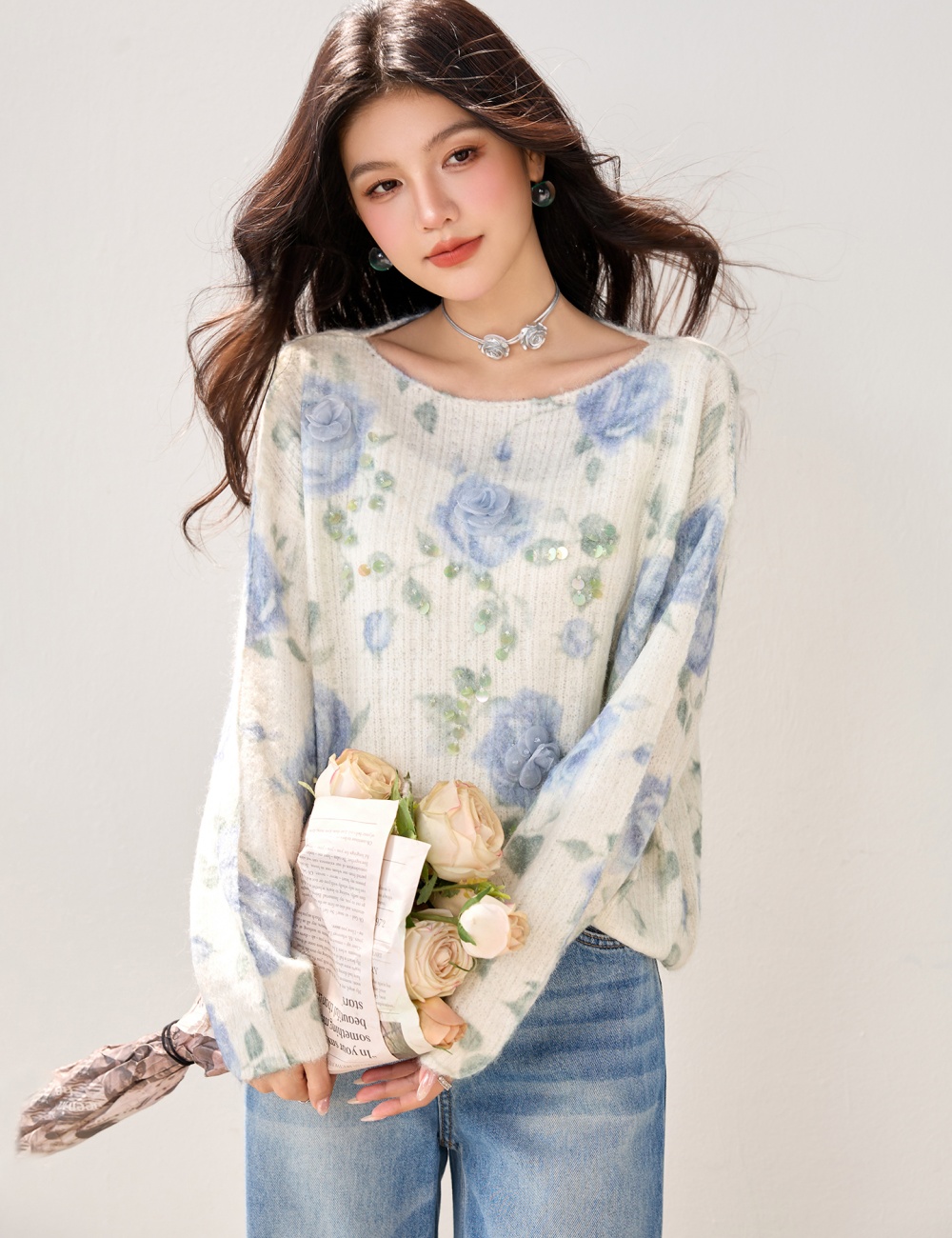 Blue knitted autumn and winter sequins flowers beading sweater
