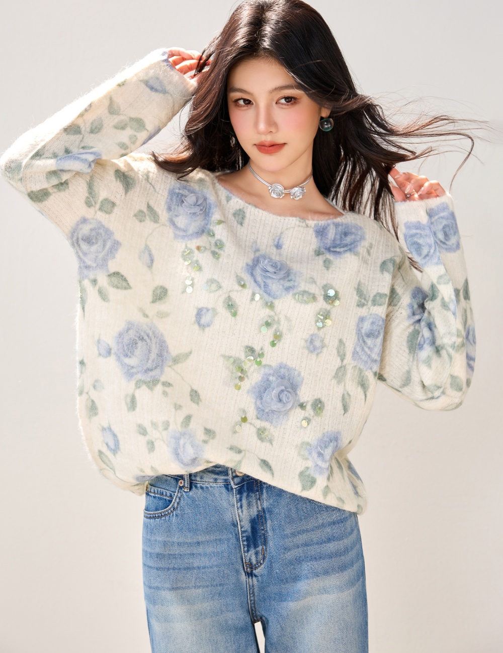 Blue knitted autumn and winter sequins flowers beading sweater