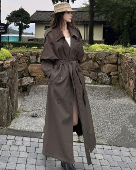 Double-breasted long windbreaker temperament coat