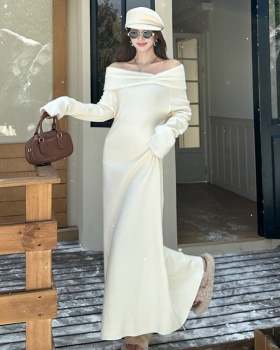 Knitted autumn and winter long dress long inside the ride dress