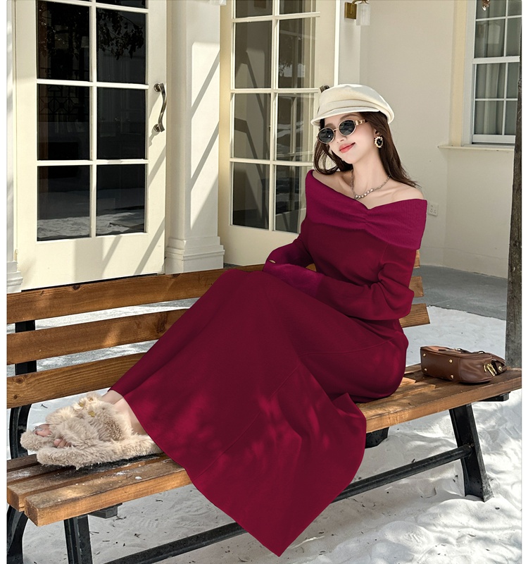 Knitted autumn and winter long dress long inside the ride dress