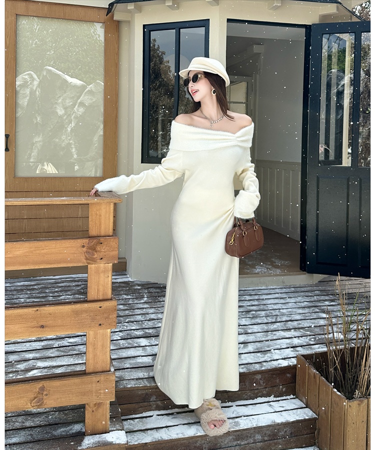 Knitted autumn and winter long dress long inside the ride dress