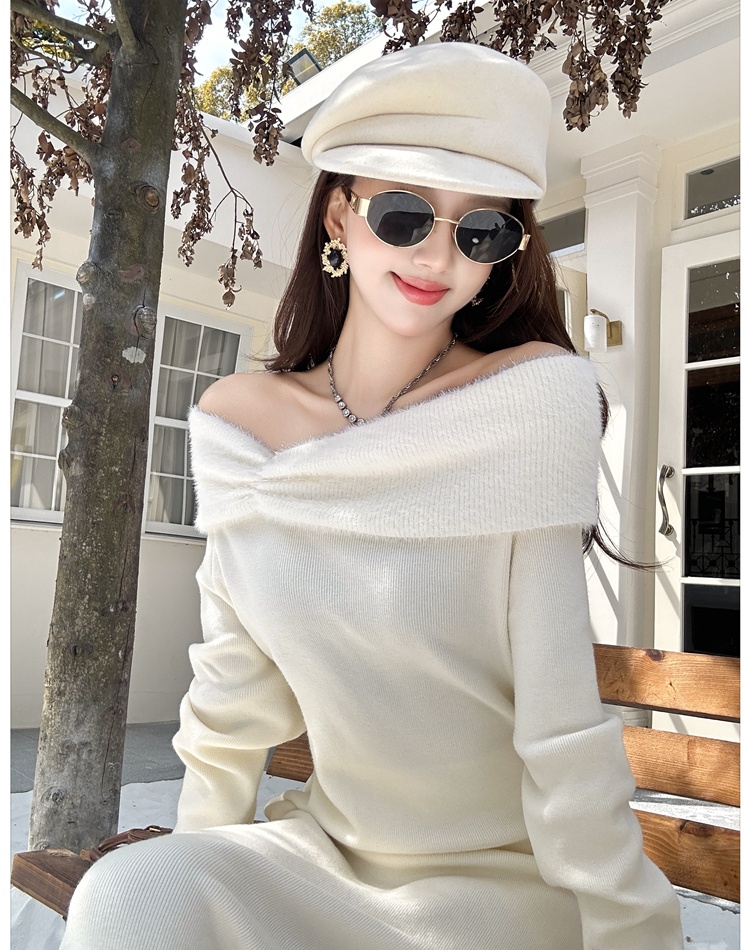 Knitted autumn and winter long dress long inside the ride dress