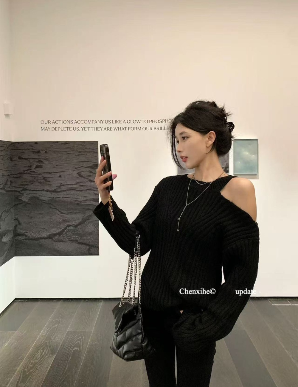 Korean style halter pit stripe wears outside loose sweater