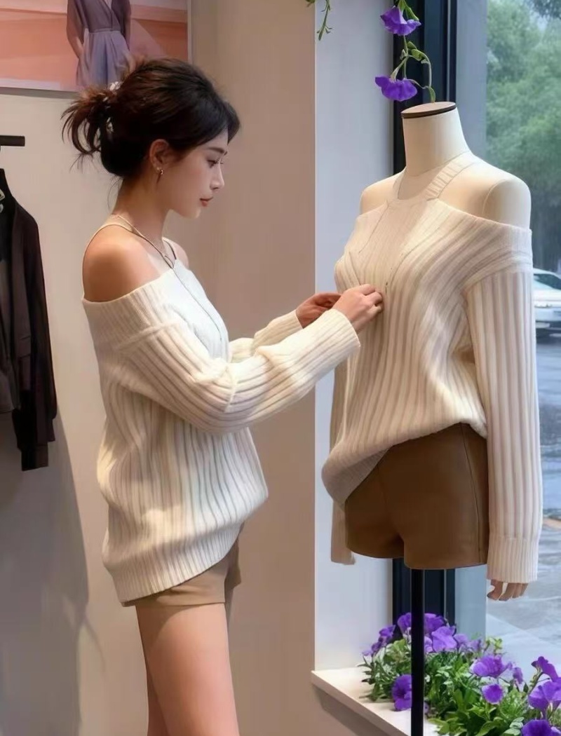 Korean style halter pit stripe wears outside loose sweater