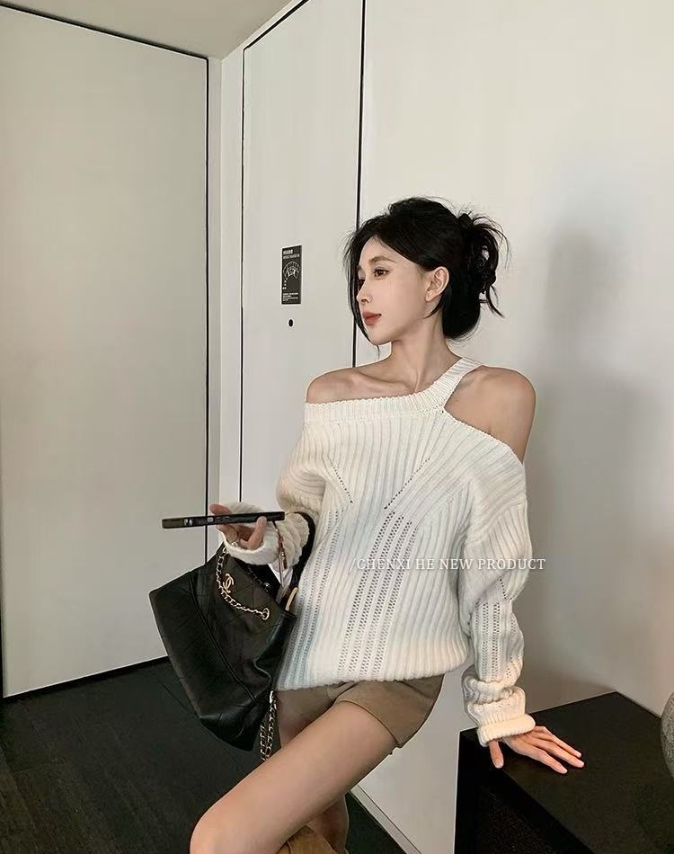 Korean style halter pit stripe wears outside loose sweater