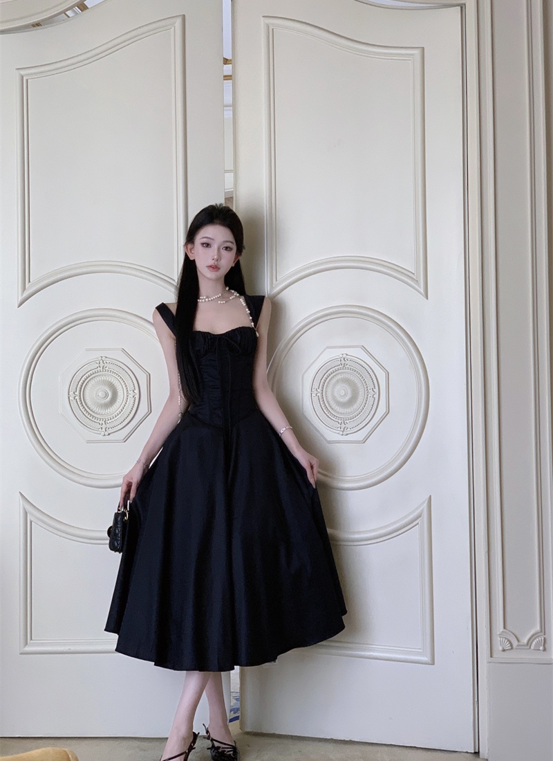 Sling A-line France style black dress for women