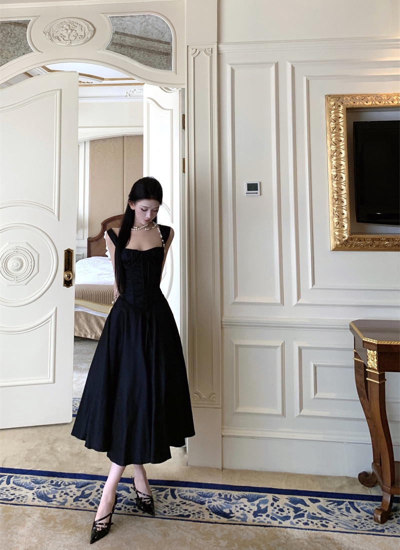 Sling A-line France style black dress for women