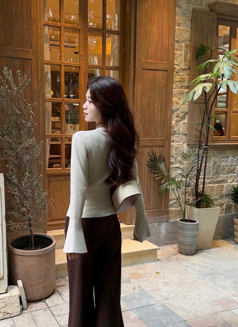 Slim sweater trumpet sleeves bottoming shirt for women