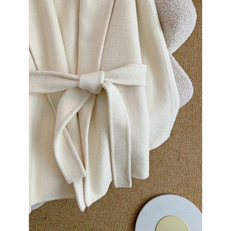 White woolen overcoat hooded woolen coat