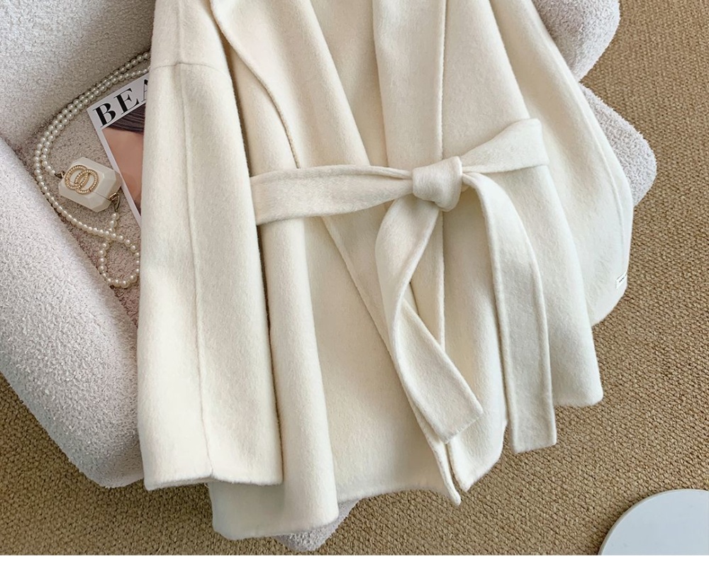 White woolen overcoat hooded woolen coat