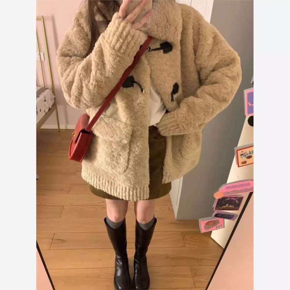 Show young sweet France style lambs wool coat
