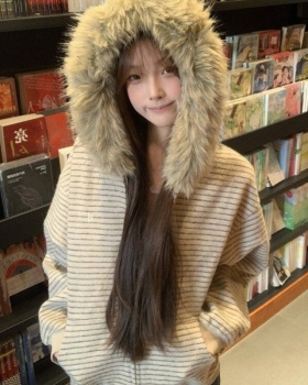 Fur collar plus velvet removable embroidery rabbit fur coat