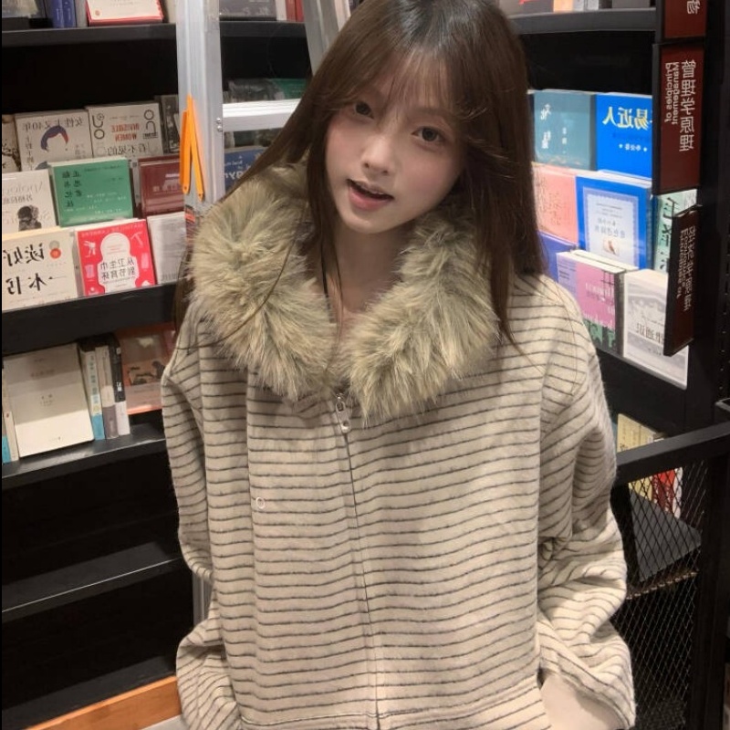 Fur collar plus velvet removable embroidery rabbit fur coat